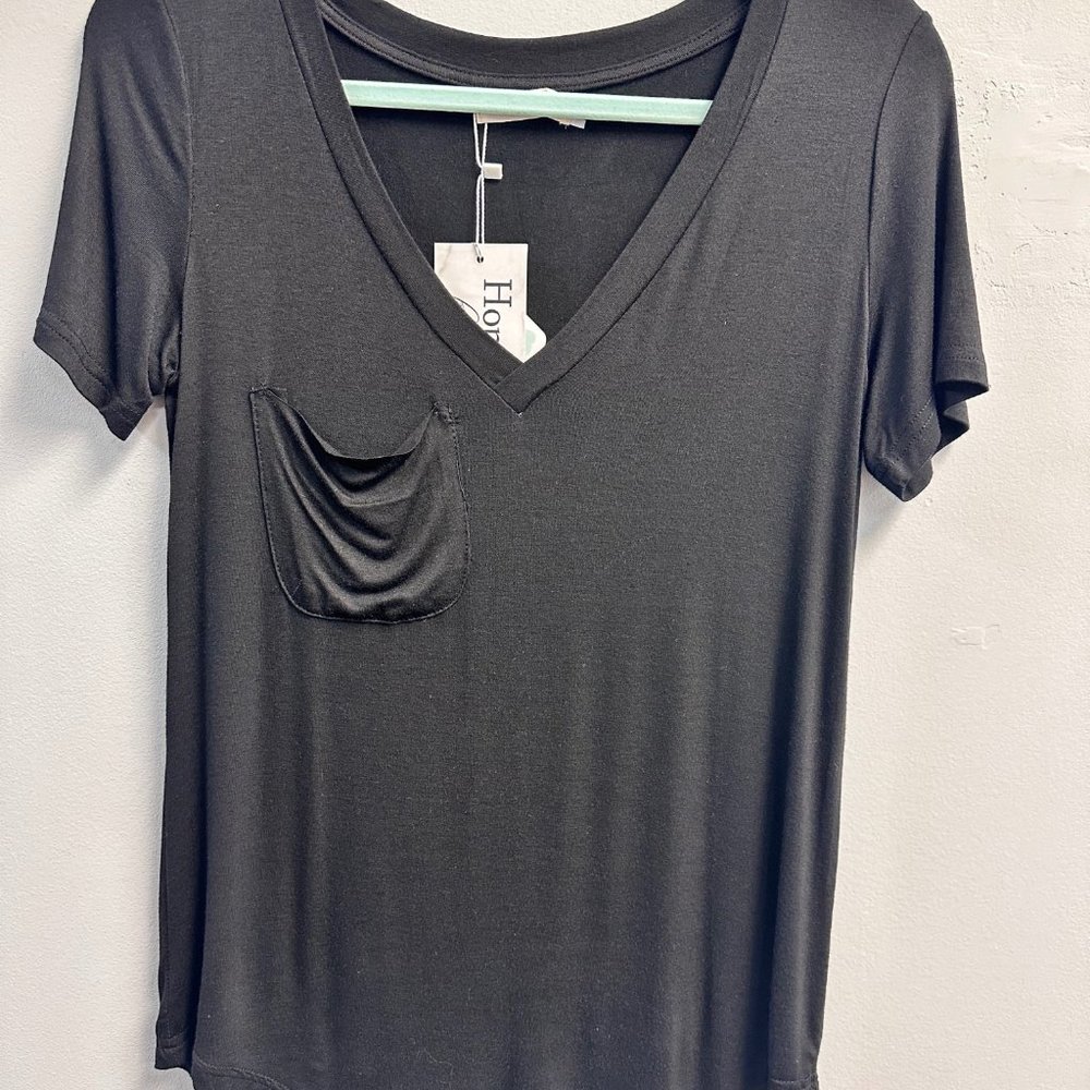 BLACK ROUND NECK TSHIRT